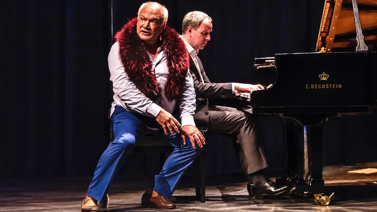 Actor și pianist pe scena Grivița 53